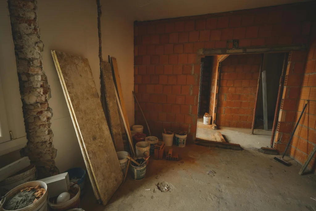 Pexels Francesco Ungaro 15798782 | DAMAGED BUILDING TREATMENTS TECHNICAL SOLUTIONS, S.L